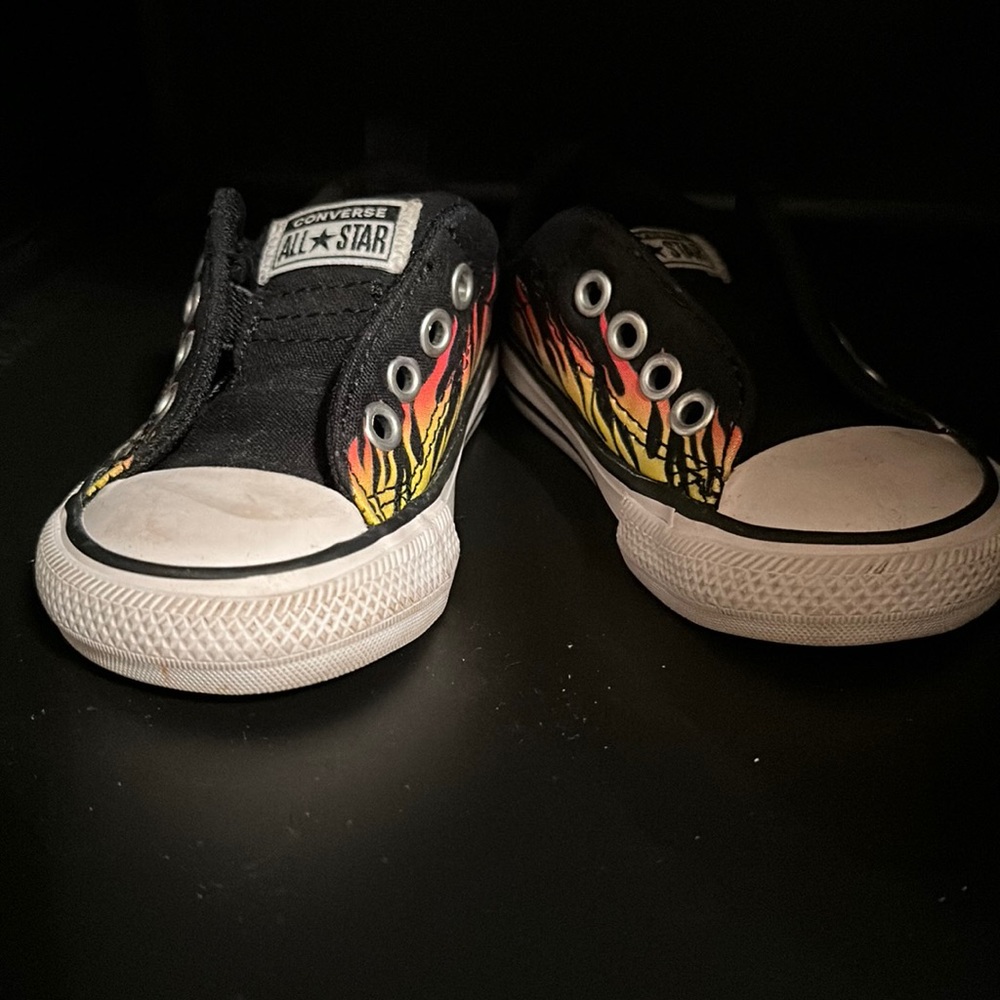 Toddler converse size 4